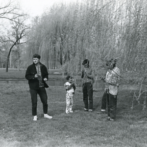 Steve Carver, Sherry [Towns' niece], and Towns' sisters and neighbor Jackoline Ervin in Forest Park, St. Louis, during production of "More Than One Thing"